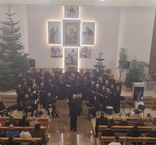 Koncert Mješovitog pjevačkog zbora "INA" u Župi Ljubljanica-Voltino